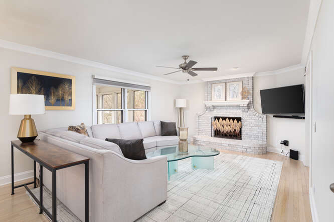 148 S Montclair Avenue