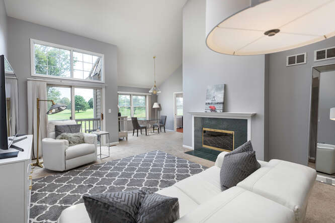 1528 Aberdeen Court Unit: 1528