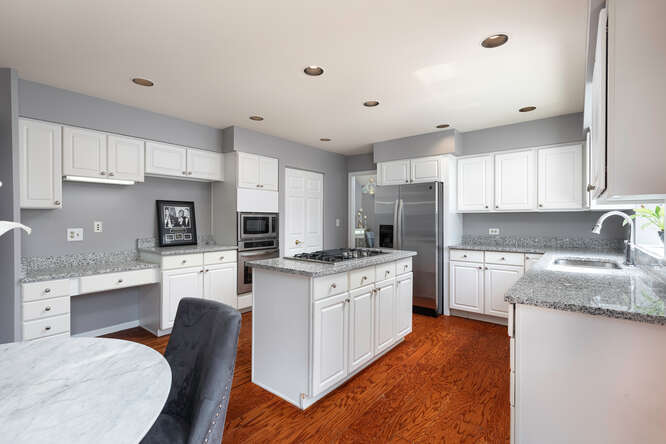 1528 Aberdeen Court Unit: 1528