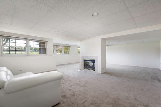 1528 Aberdeen Court Unit: 1528