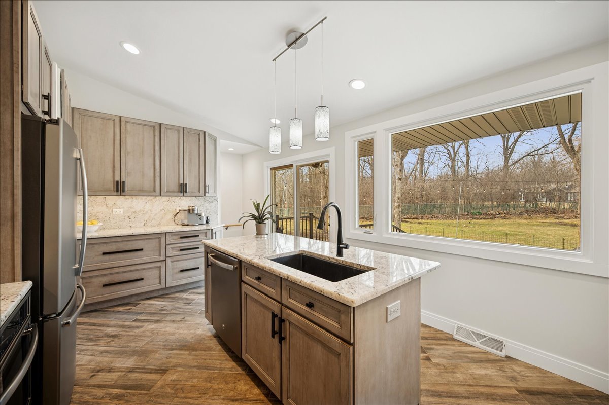 2640 FOREST GLEN Trail