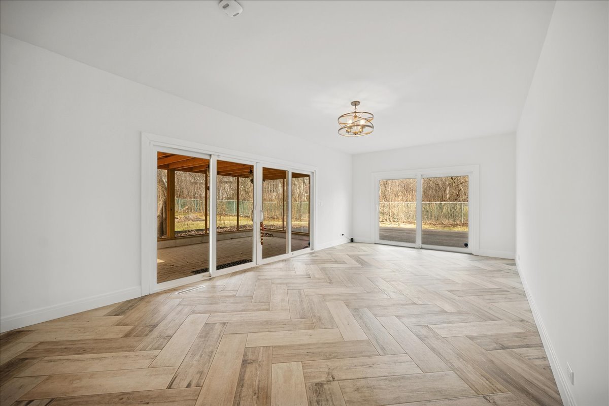 2640 FOREST GLEN Trail