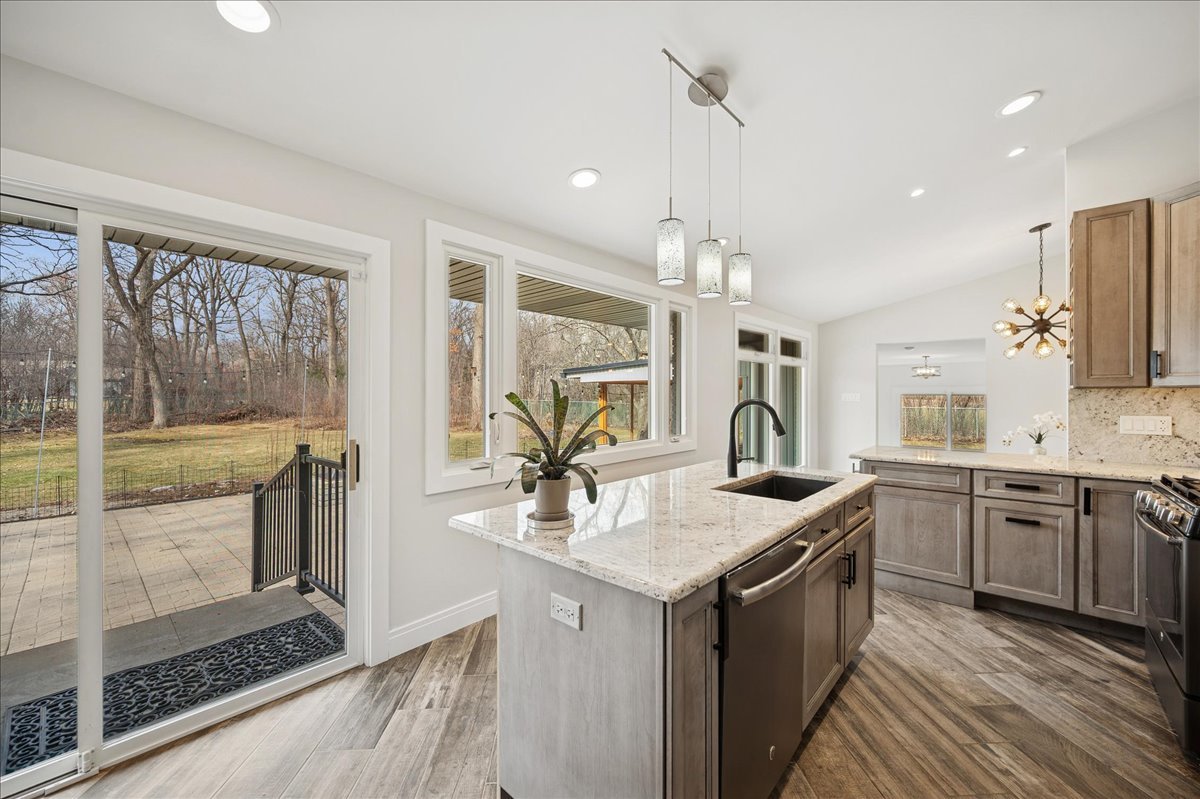 2640 FOREST GLEN Trail