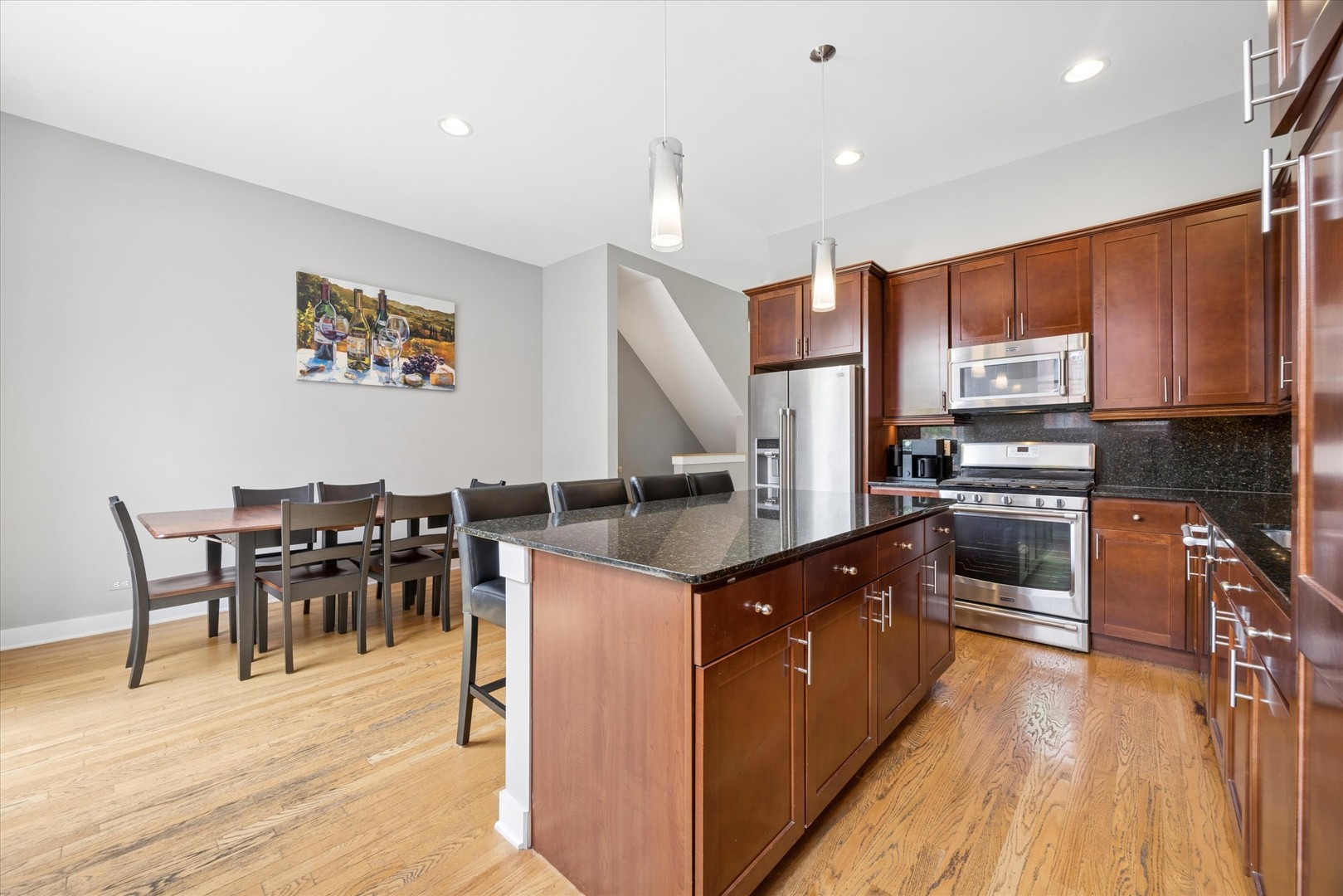 2318 W Wolfram Street