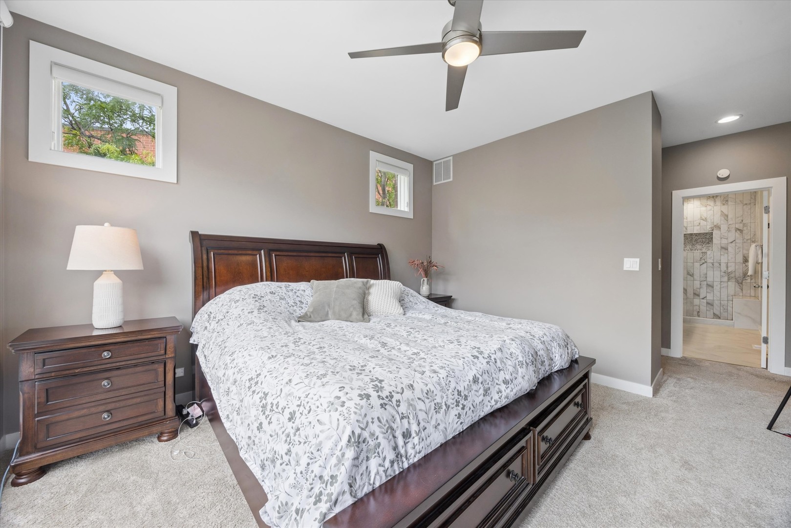 2318 W Wolfram Street