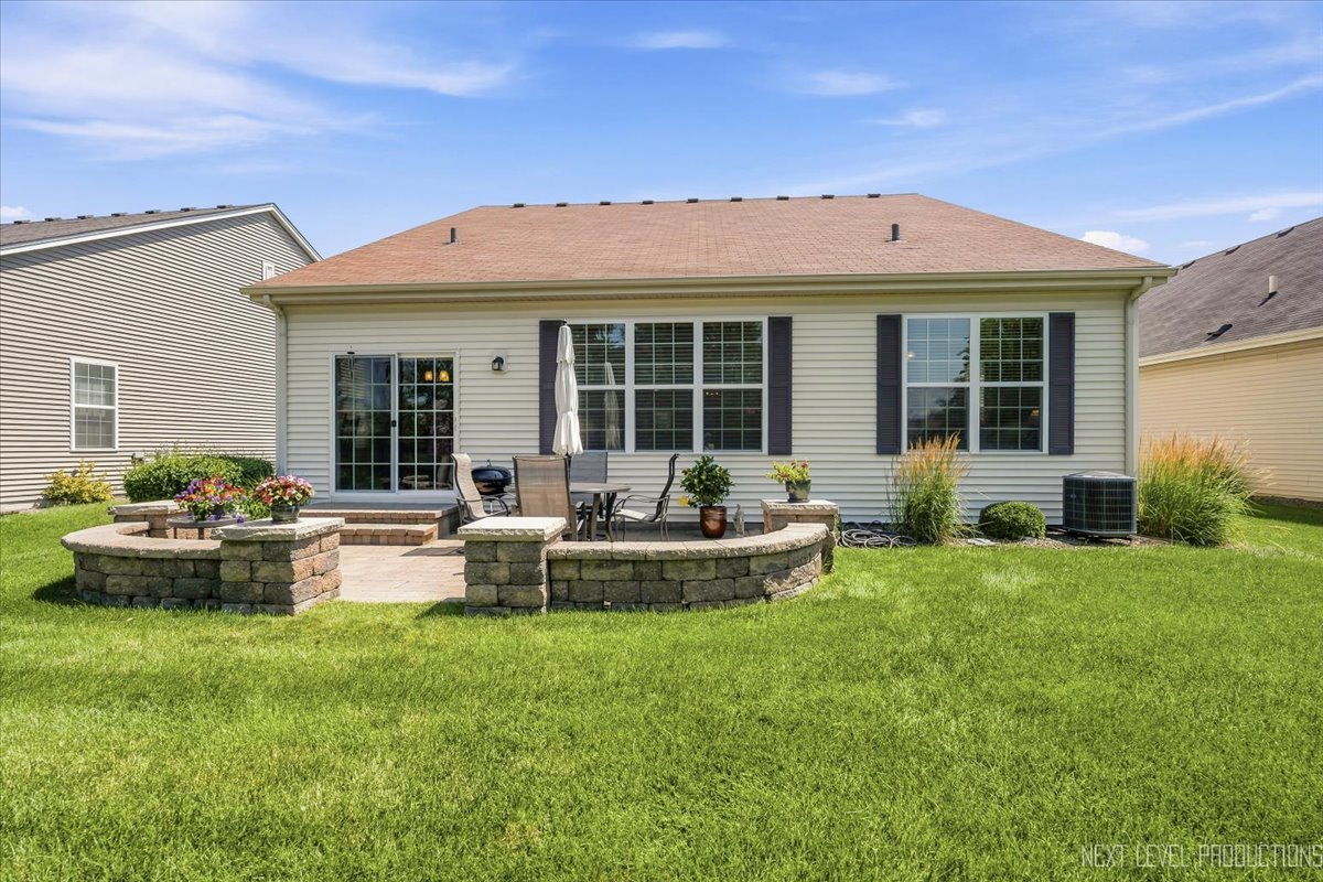 2747 Northmoor Drive