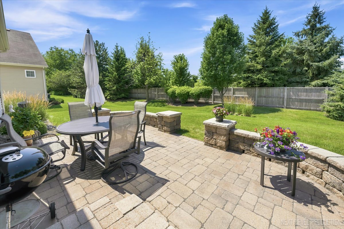 2747 Northmoor Drive