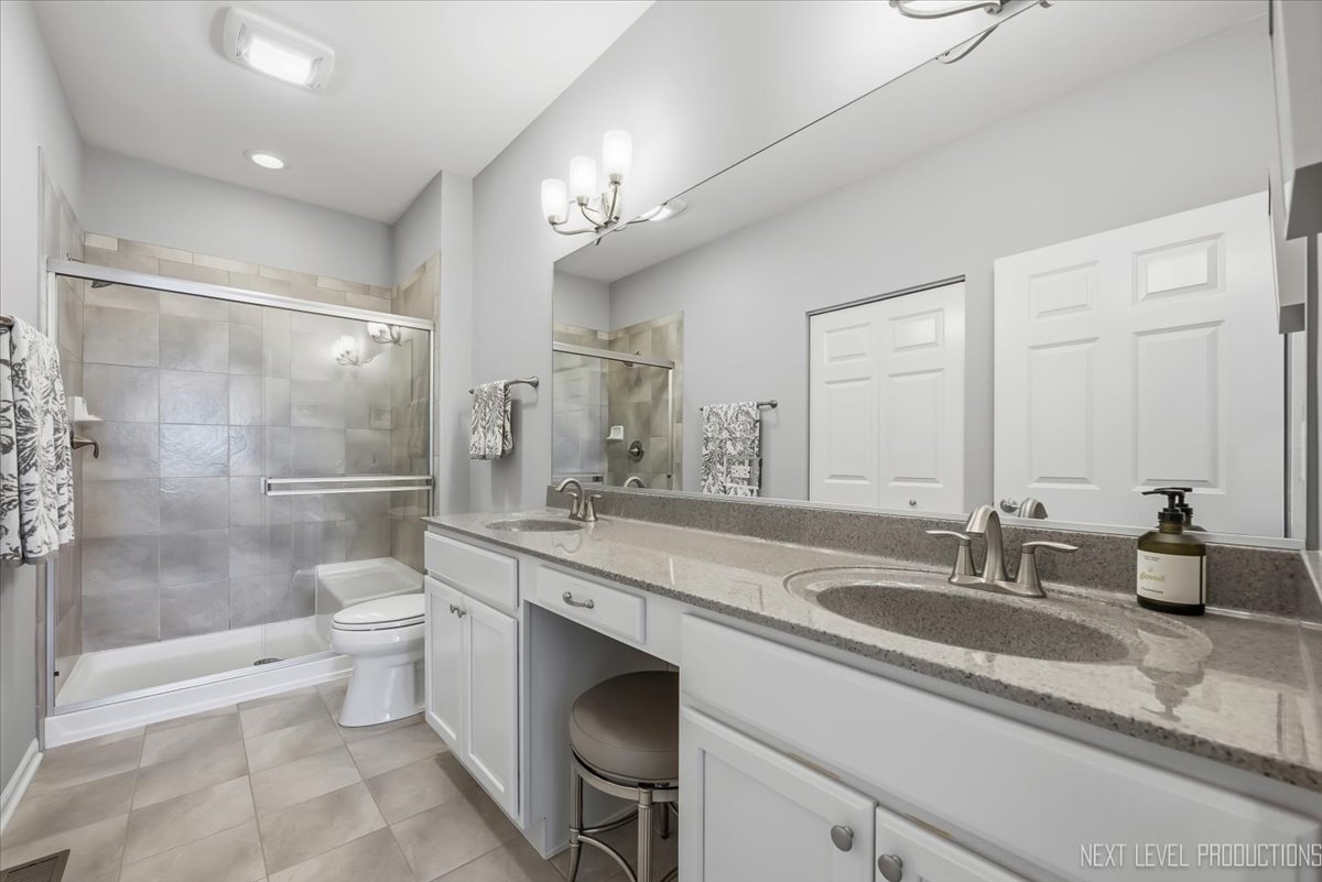 2747 Northmoor Drive