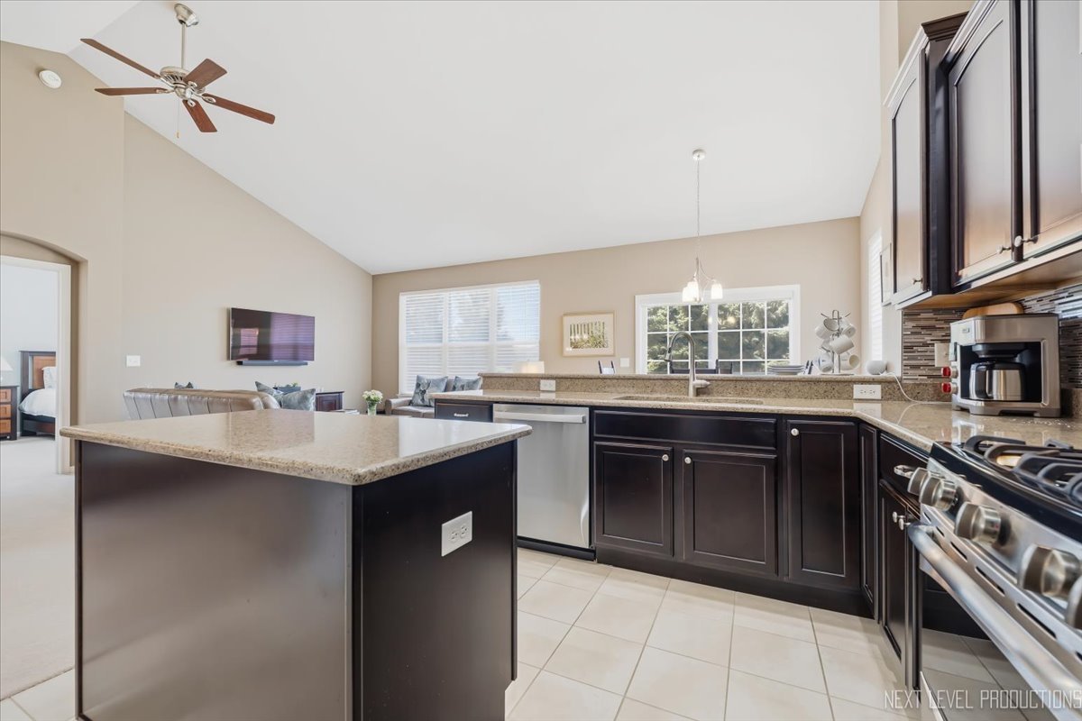 2747 Northmoor Drive