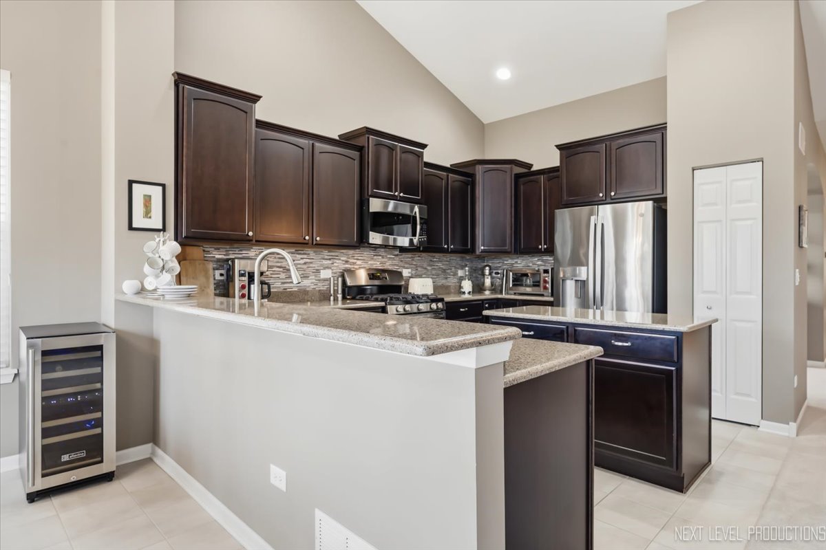 2747 Northmoor Drive