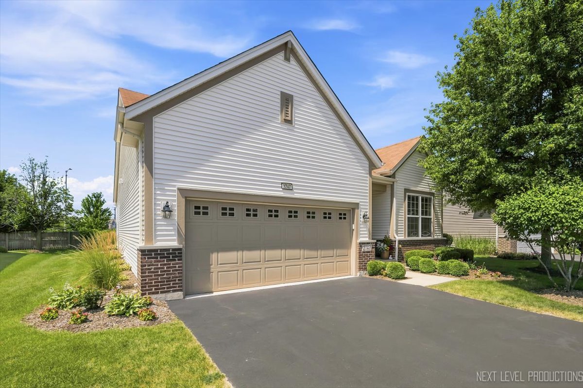2747 Northmoor Drive
