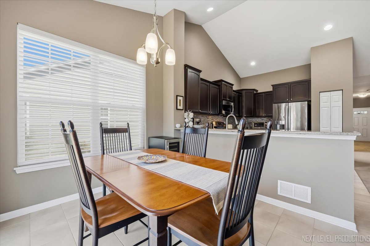 2747 Northmoor Drive