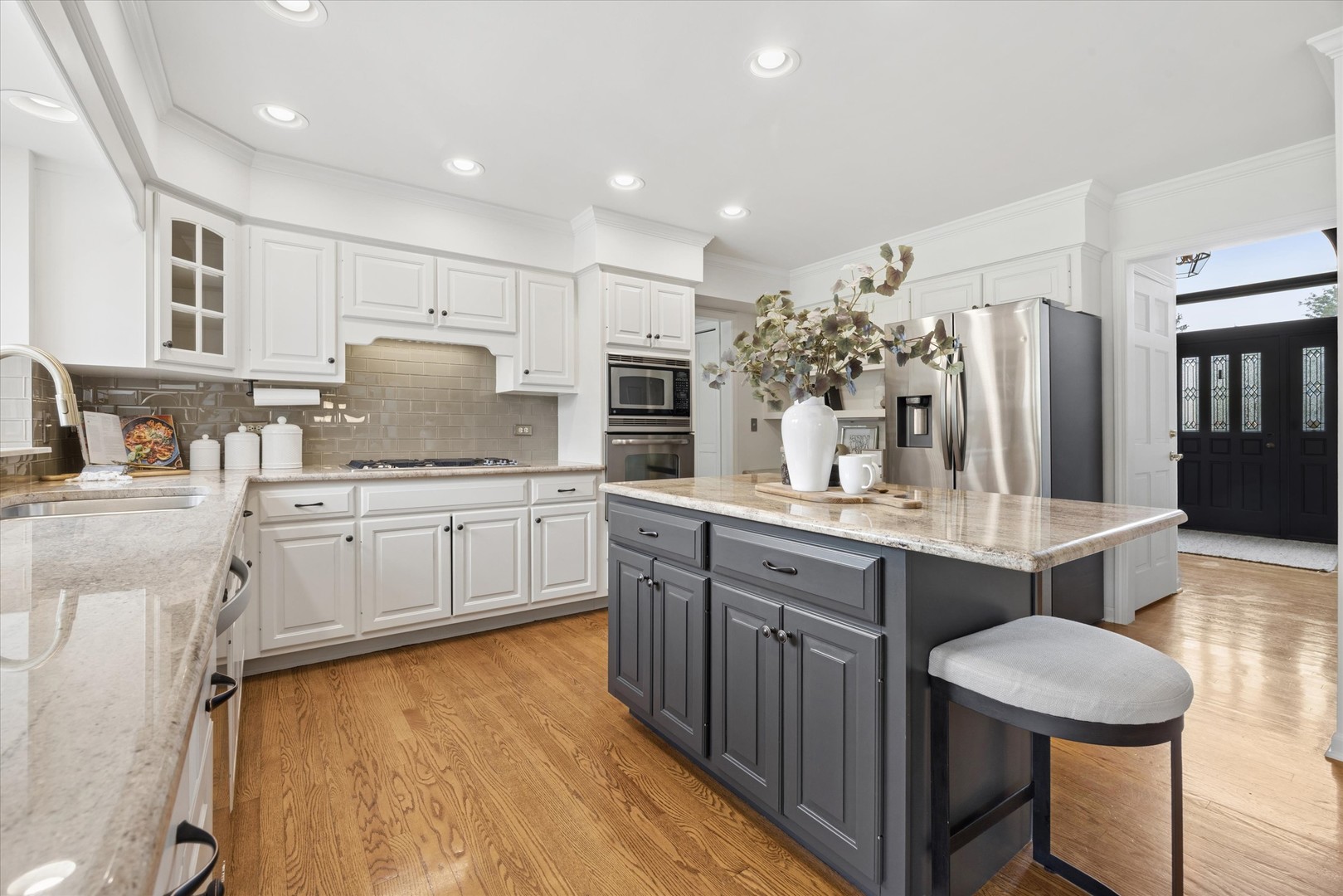 4012 Broadmoor Circle