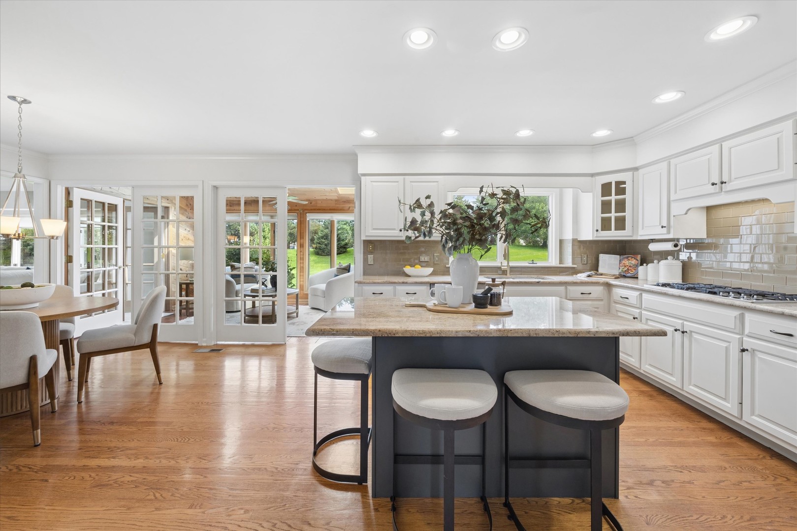 4012 Broadmoor Circle