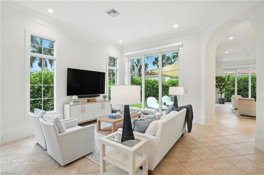 2547 Avila LN, NAPLES