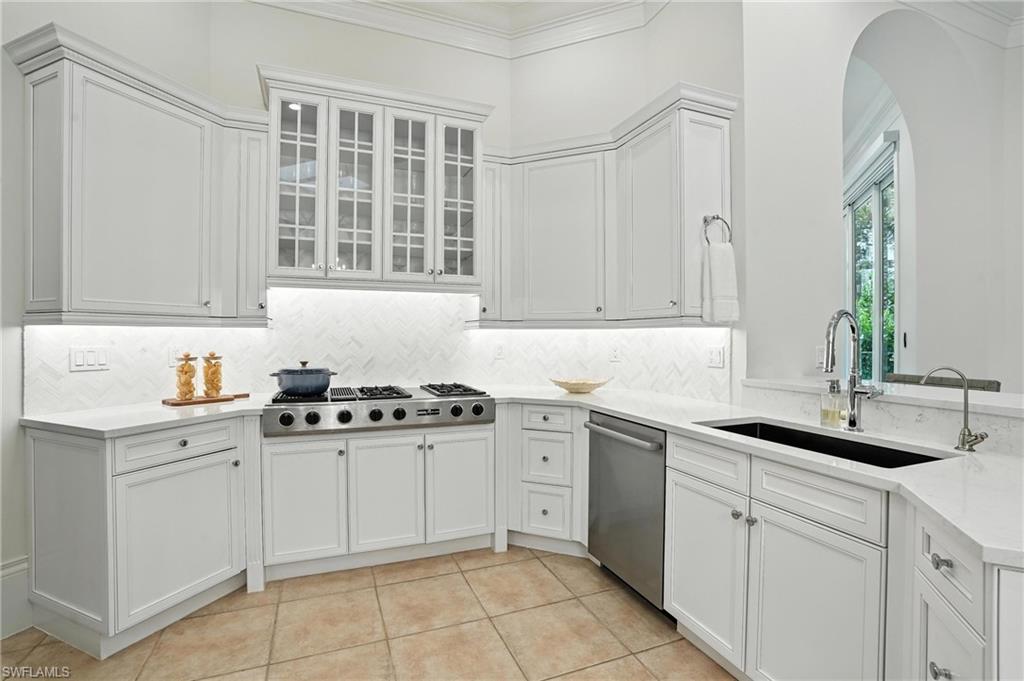 2547 Avila LN, NAPLES