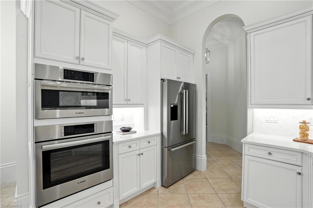 2547 Avila LN, NAPLES