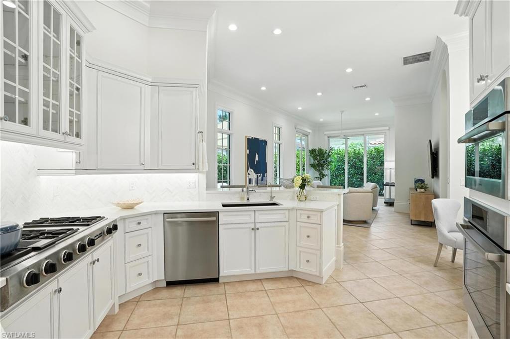 2547 Avila LN, NAPLES