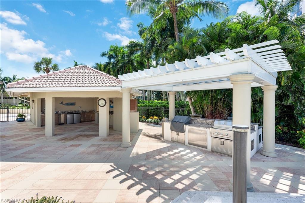 4401 Gulf Shore BLVD N # 307