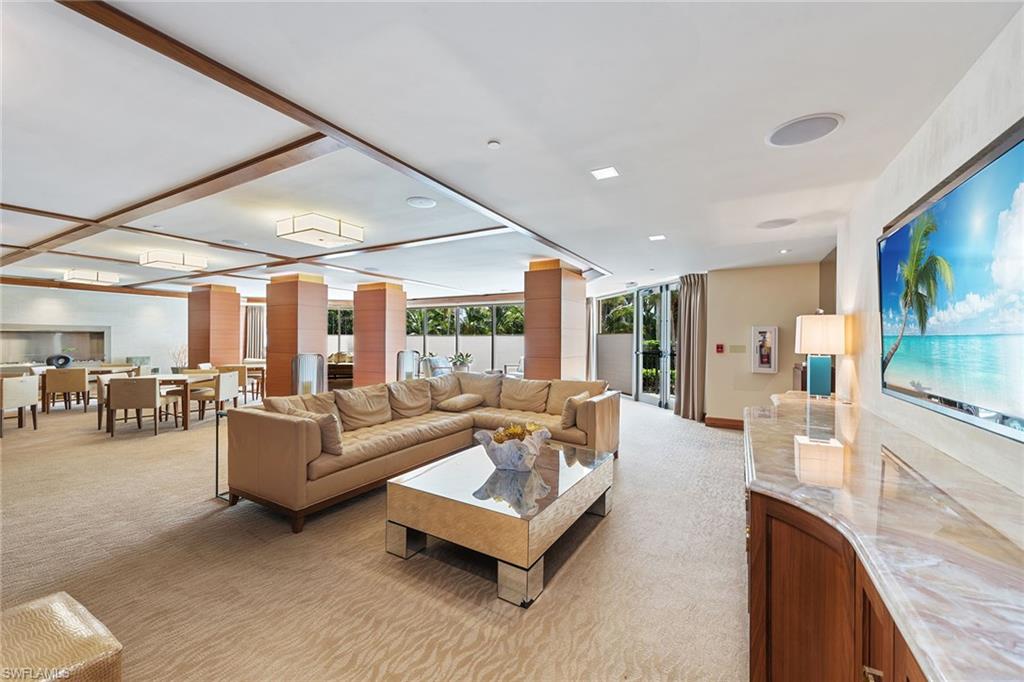 4401 Gulf Shore BLVD N # 307