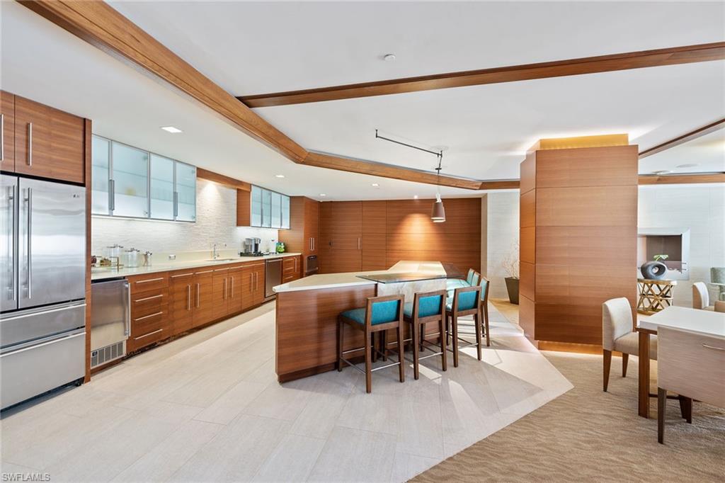 4401 Gulf Shore BLVD N # 307