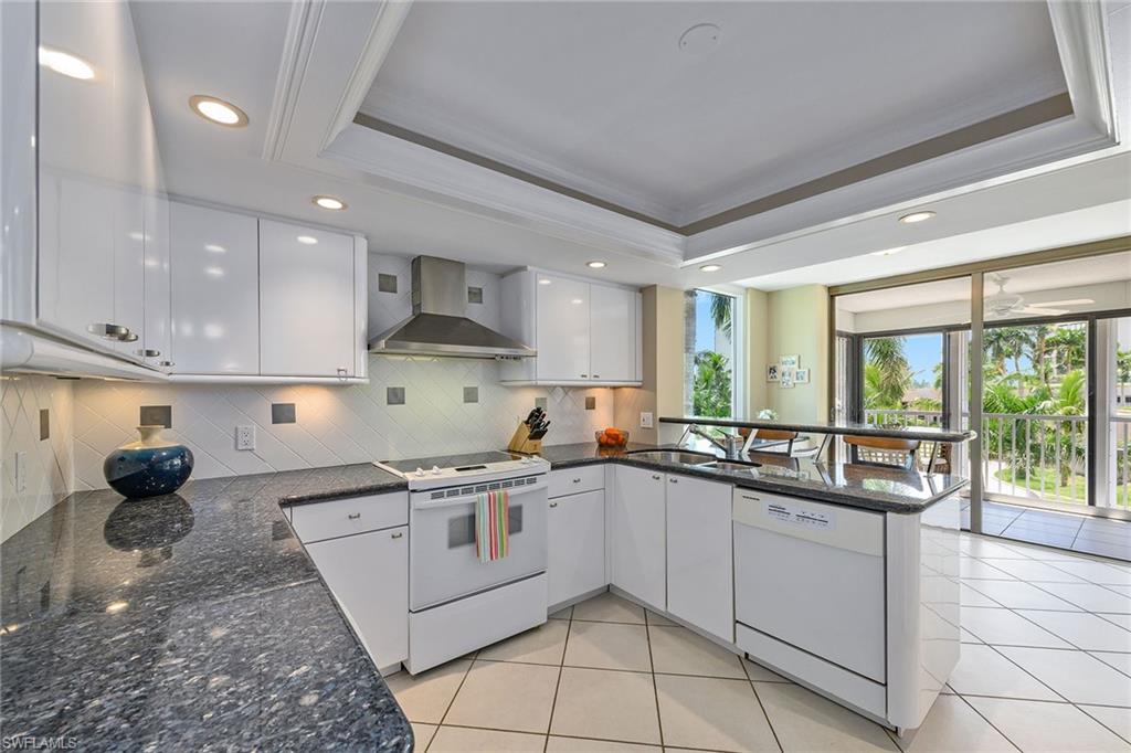 4401 Gulf Shore BLVD N # 307