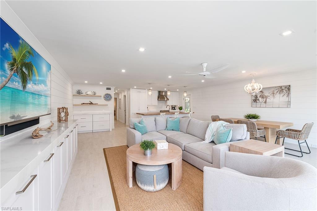 2850 Gulf Shore BLVD N # 110