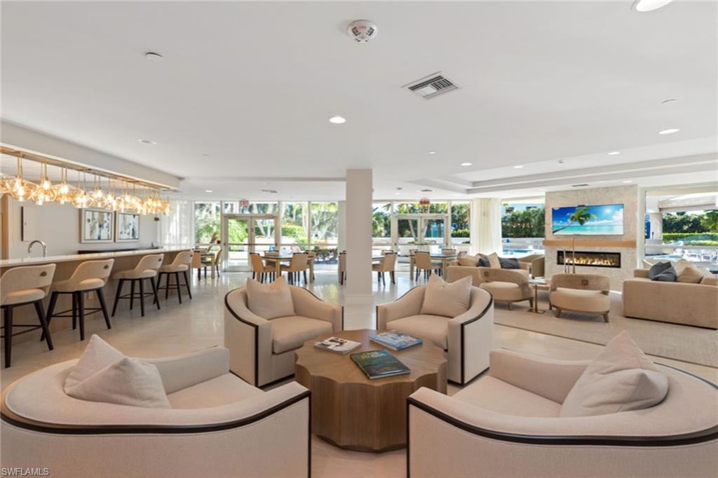 4255 Gulf Shore BLVD N # 1505 Unit: PH 1505