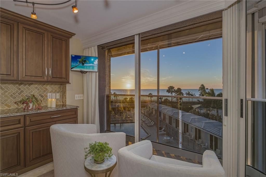 4041 Gulf Shore BLVD N # 303