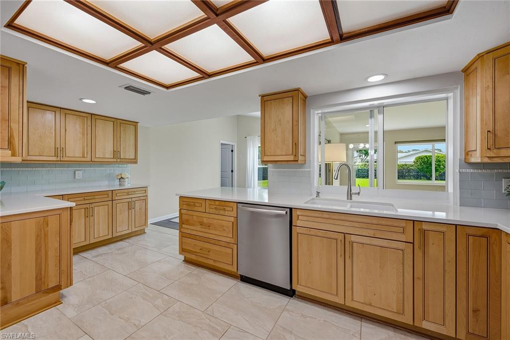 425 Pine Lake DR