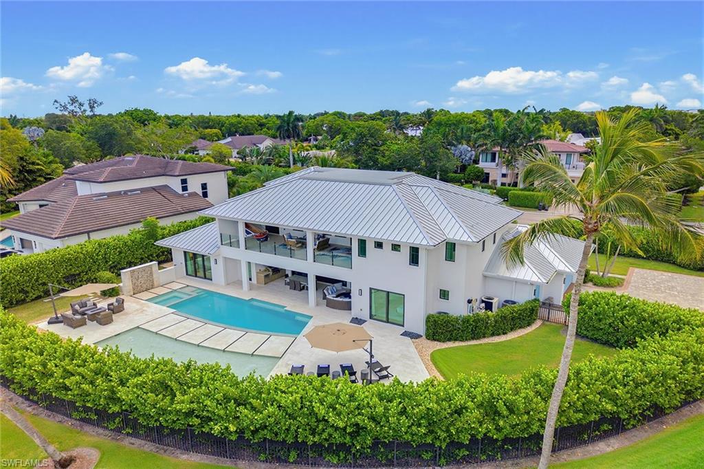 692 Banyan BLVD