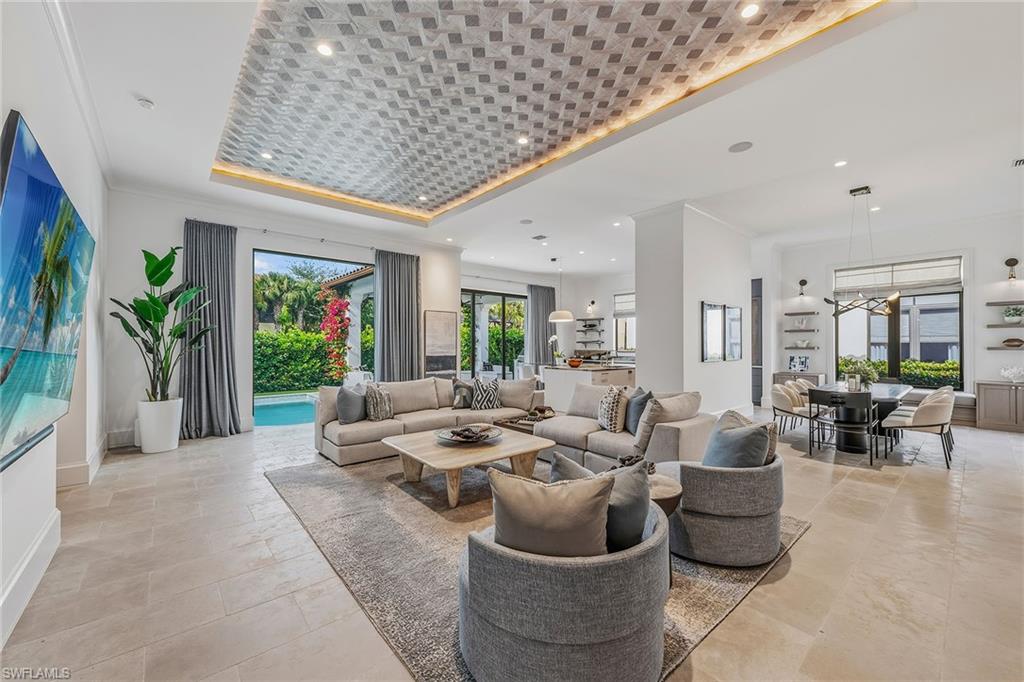 2243 Residence Cir Naples Fl Us 34105 4fd3344e4f6d6dd3de26fd86d9bdd4c4