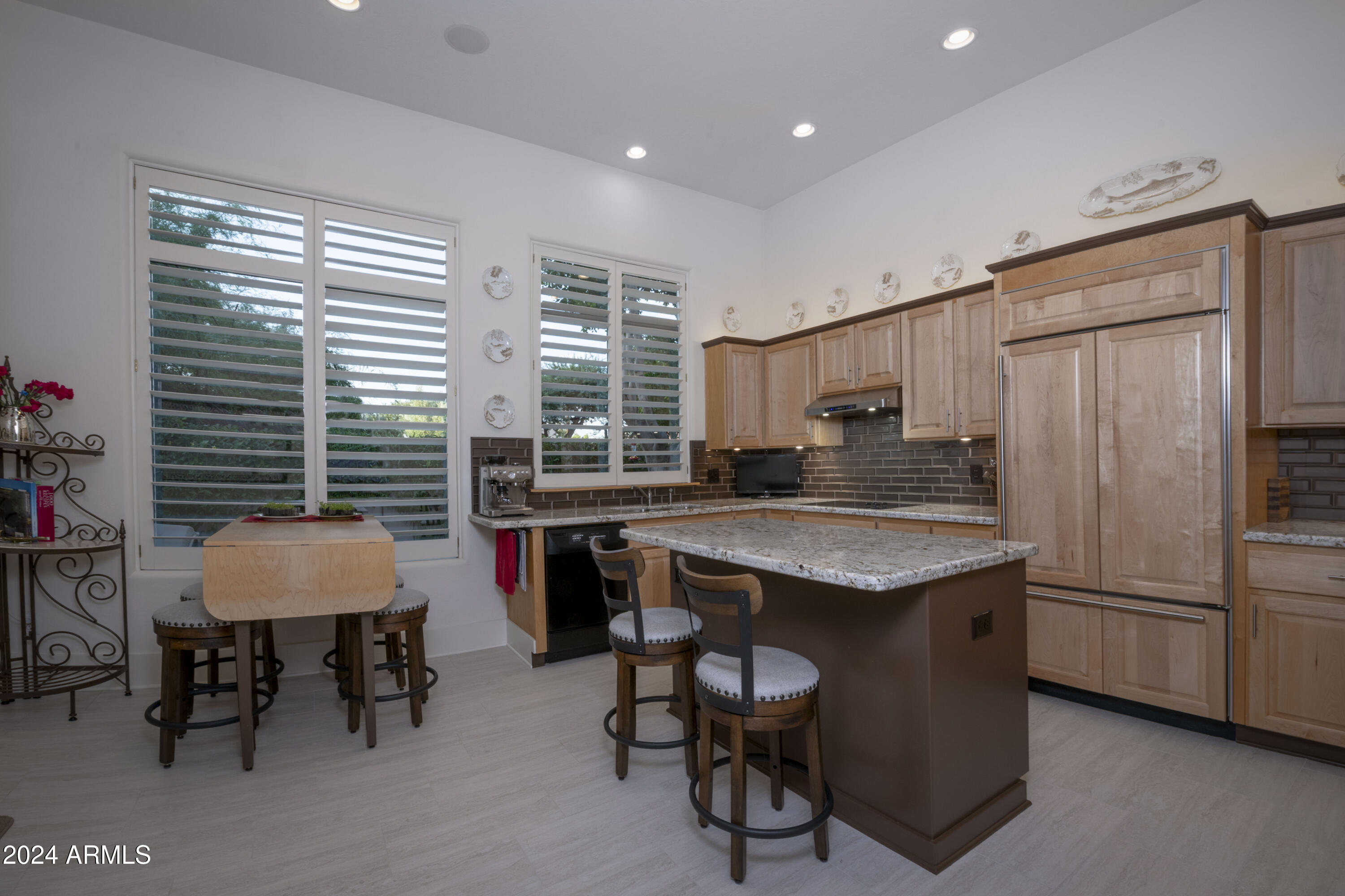 7315 E VAQUERO Drive