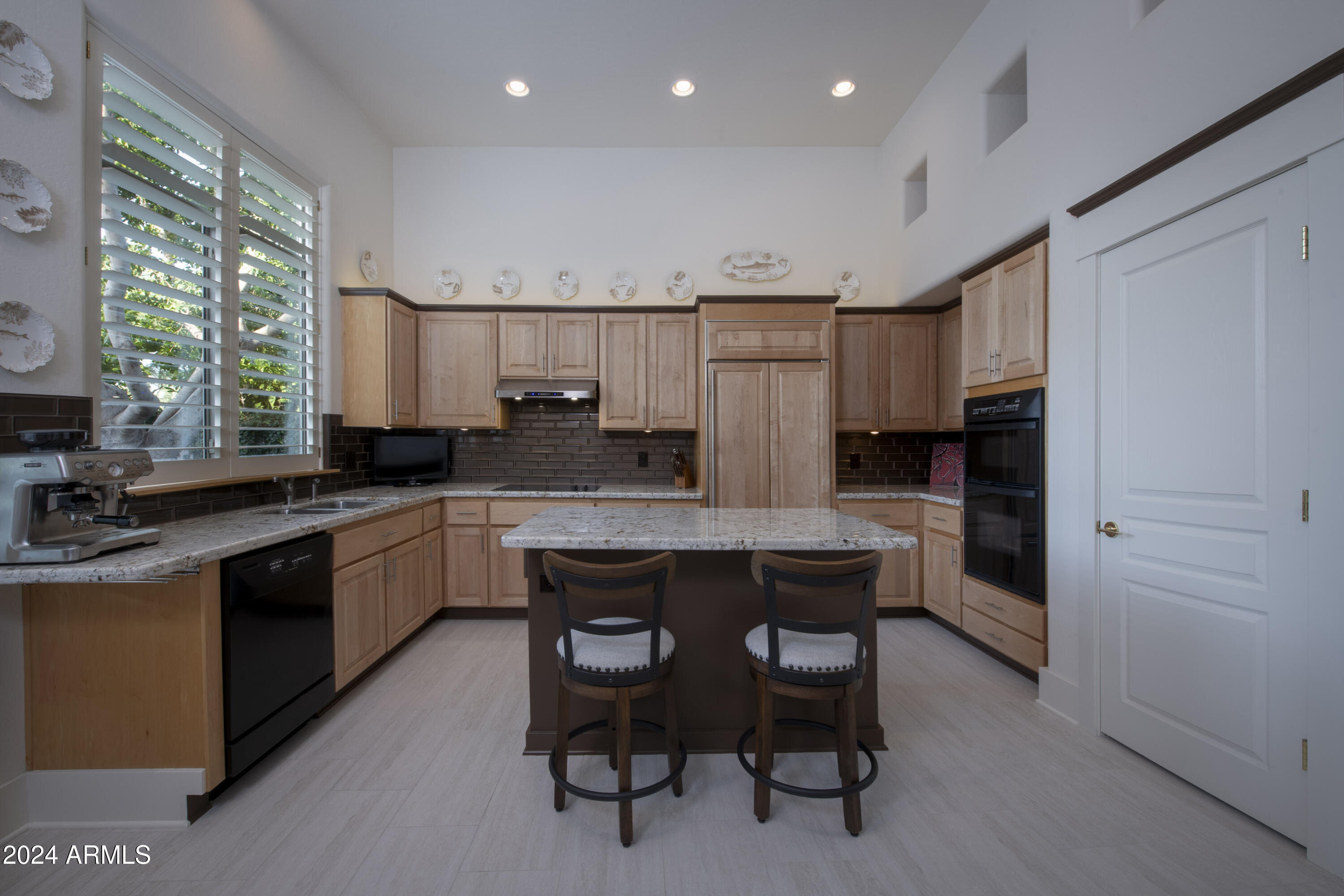 7315 E VAQUERO Drive