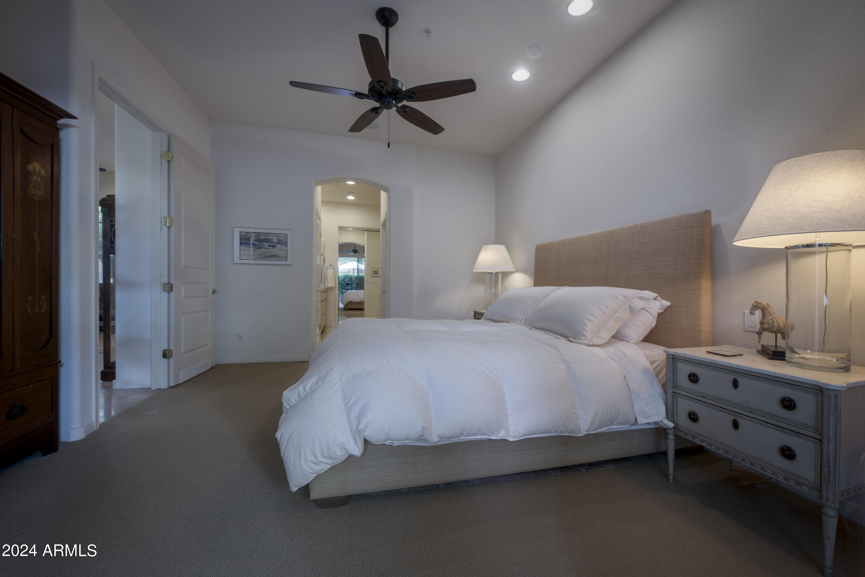 7315 E VAQUERO Drive