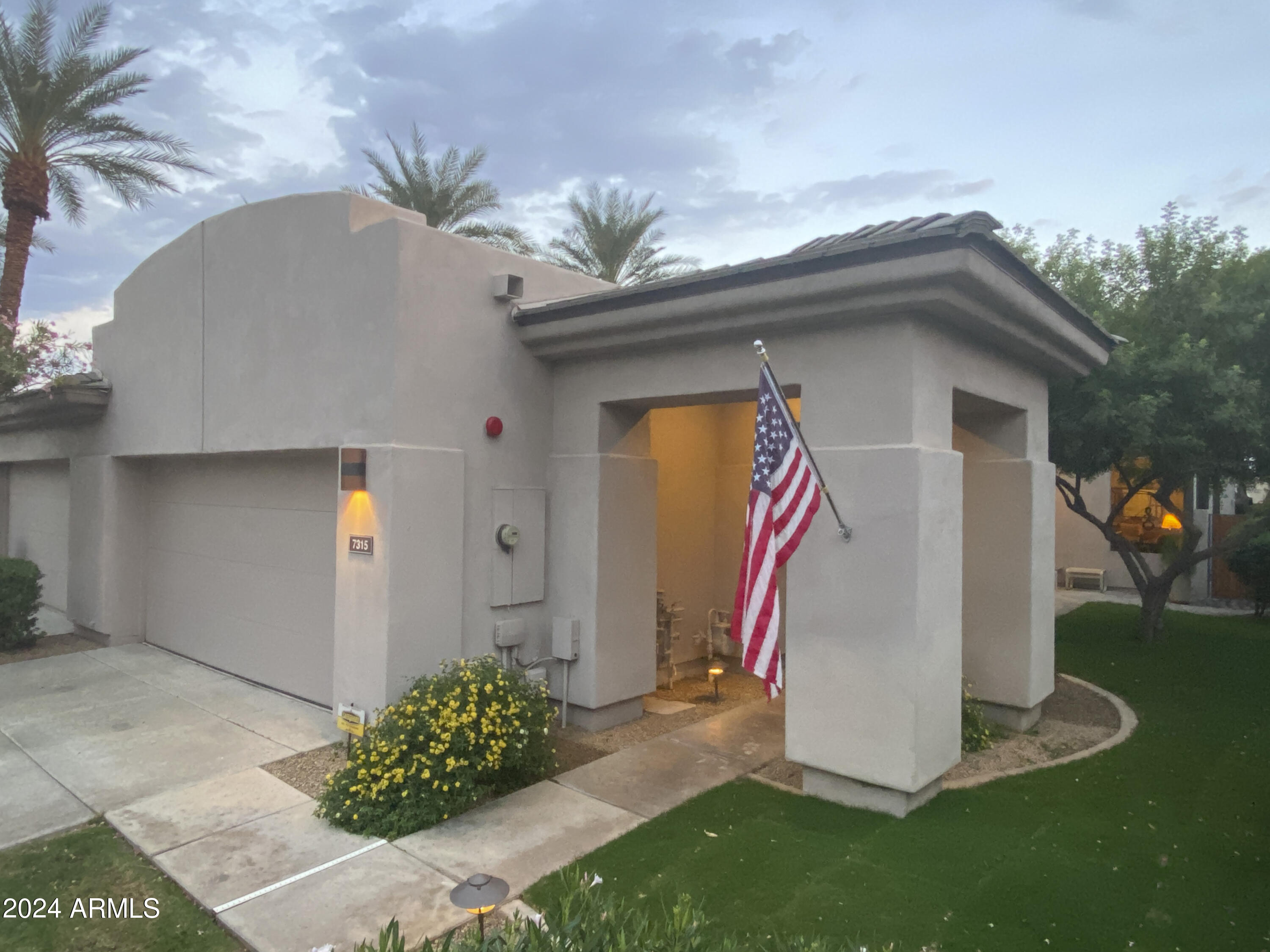 7315 E VAQUERO Drive