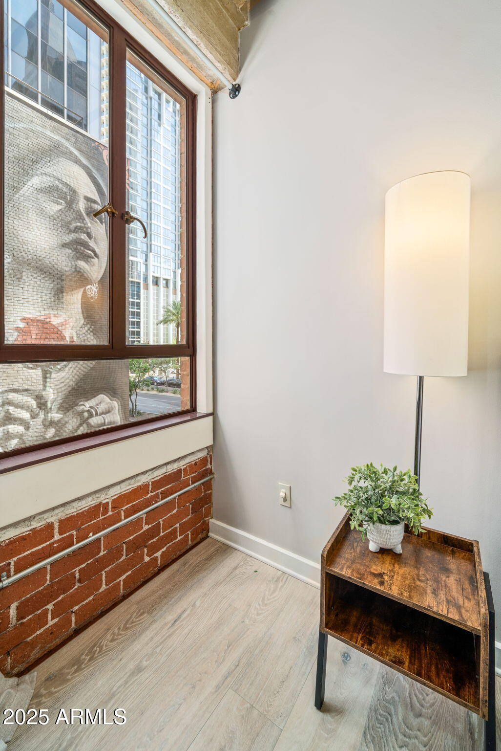 114 W ADAMS Street, 202