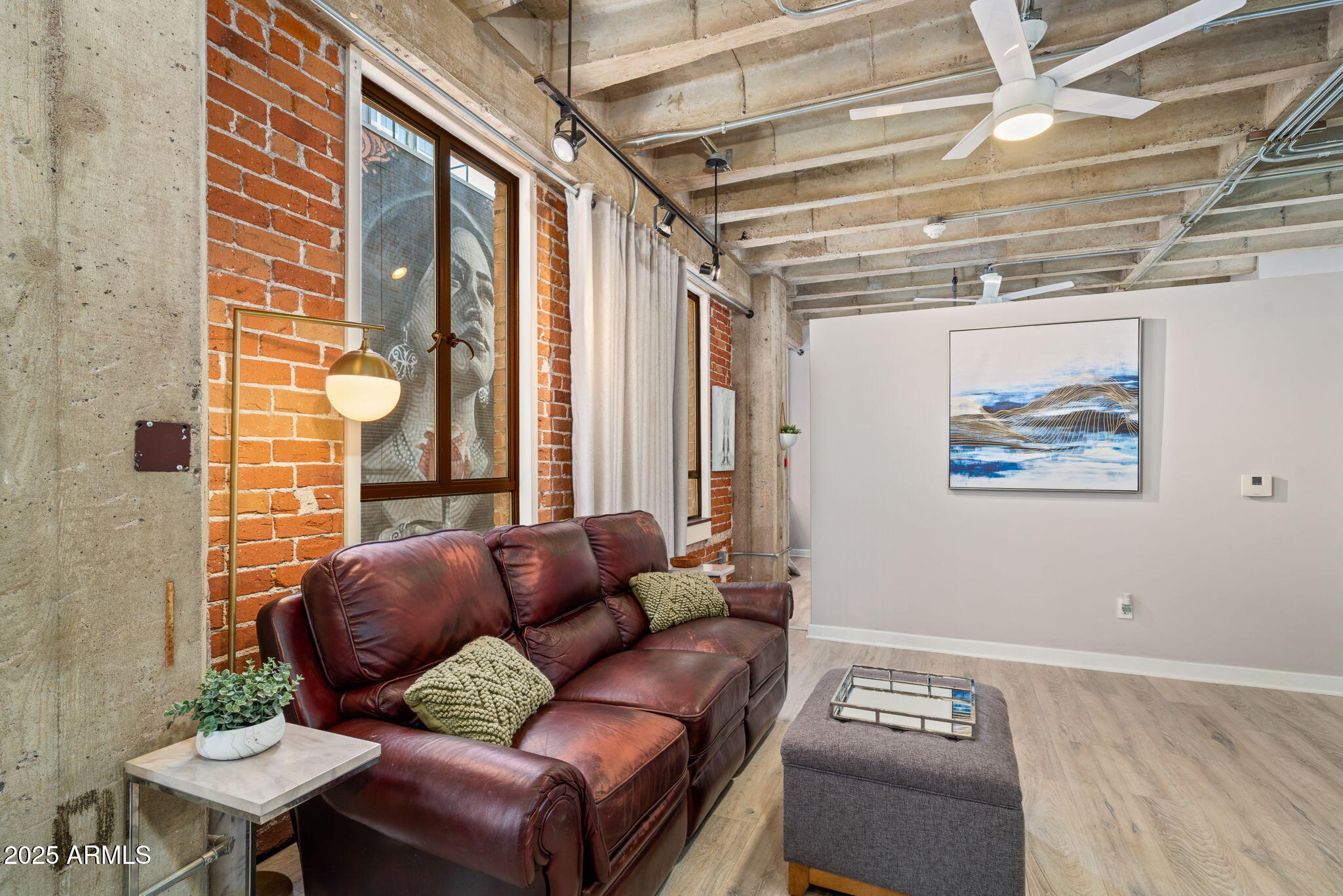 114 W ADAMS Street, 202