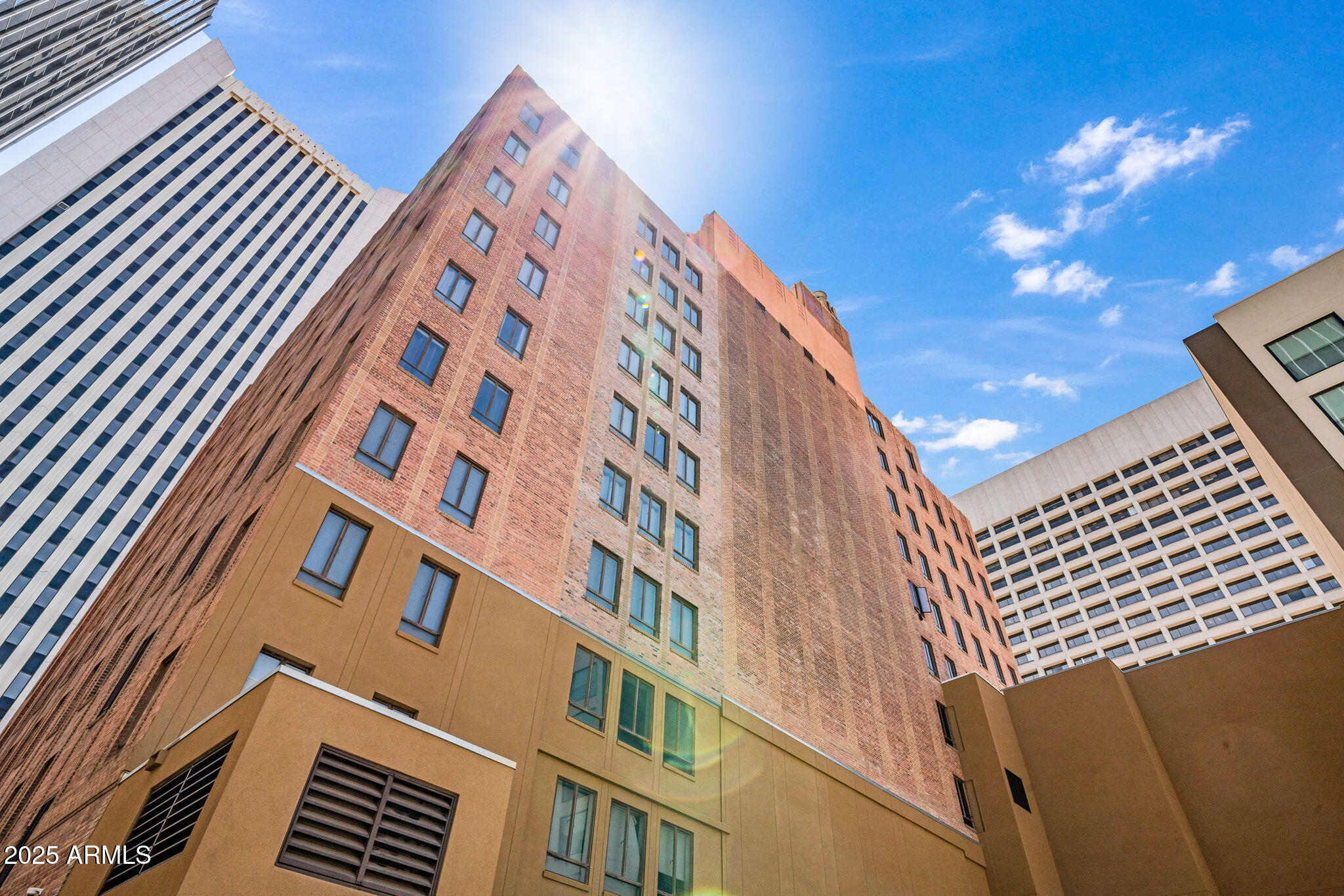 114 W ADAMS Street, 202