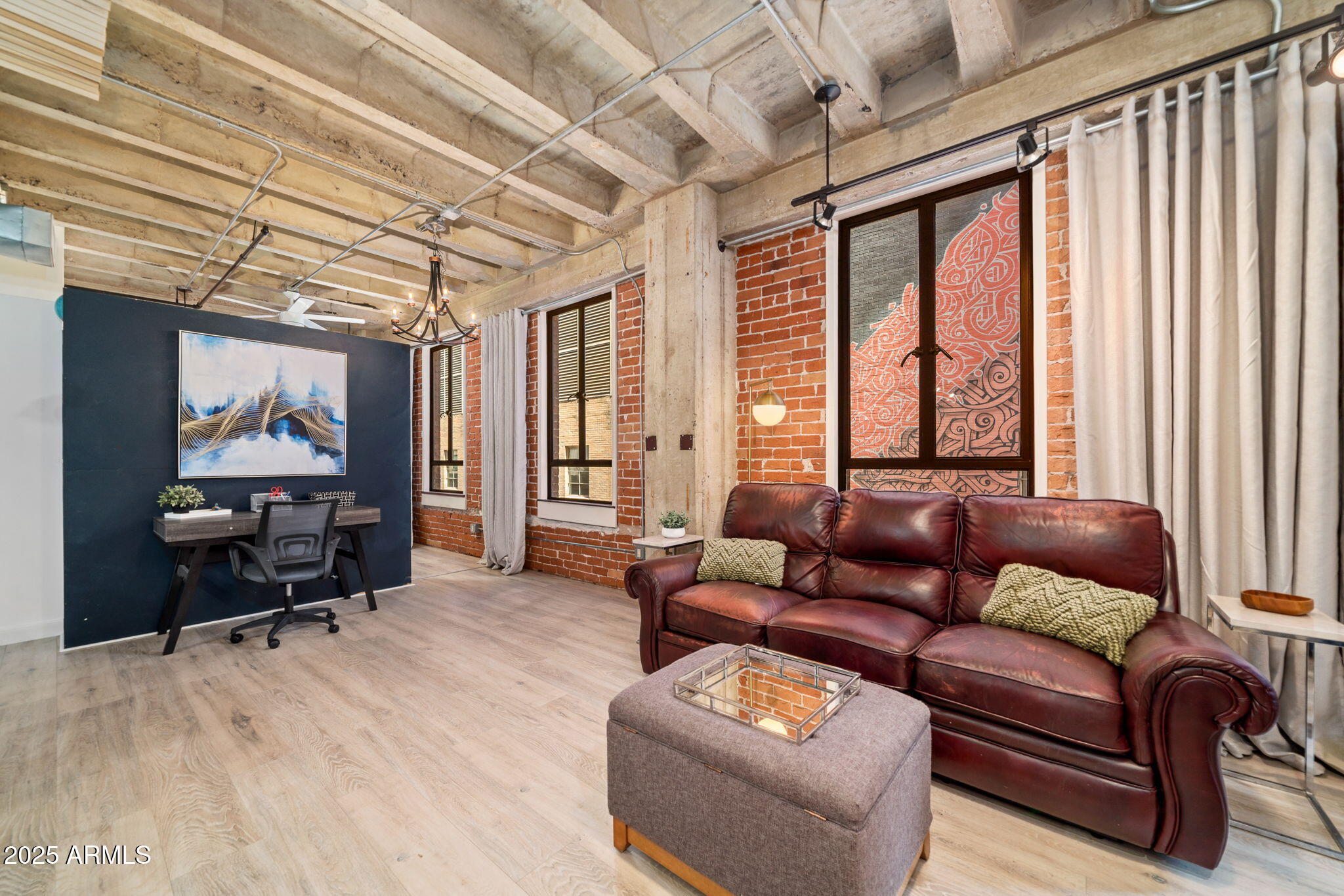 114 W ADAMS Street, 202