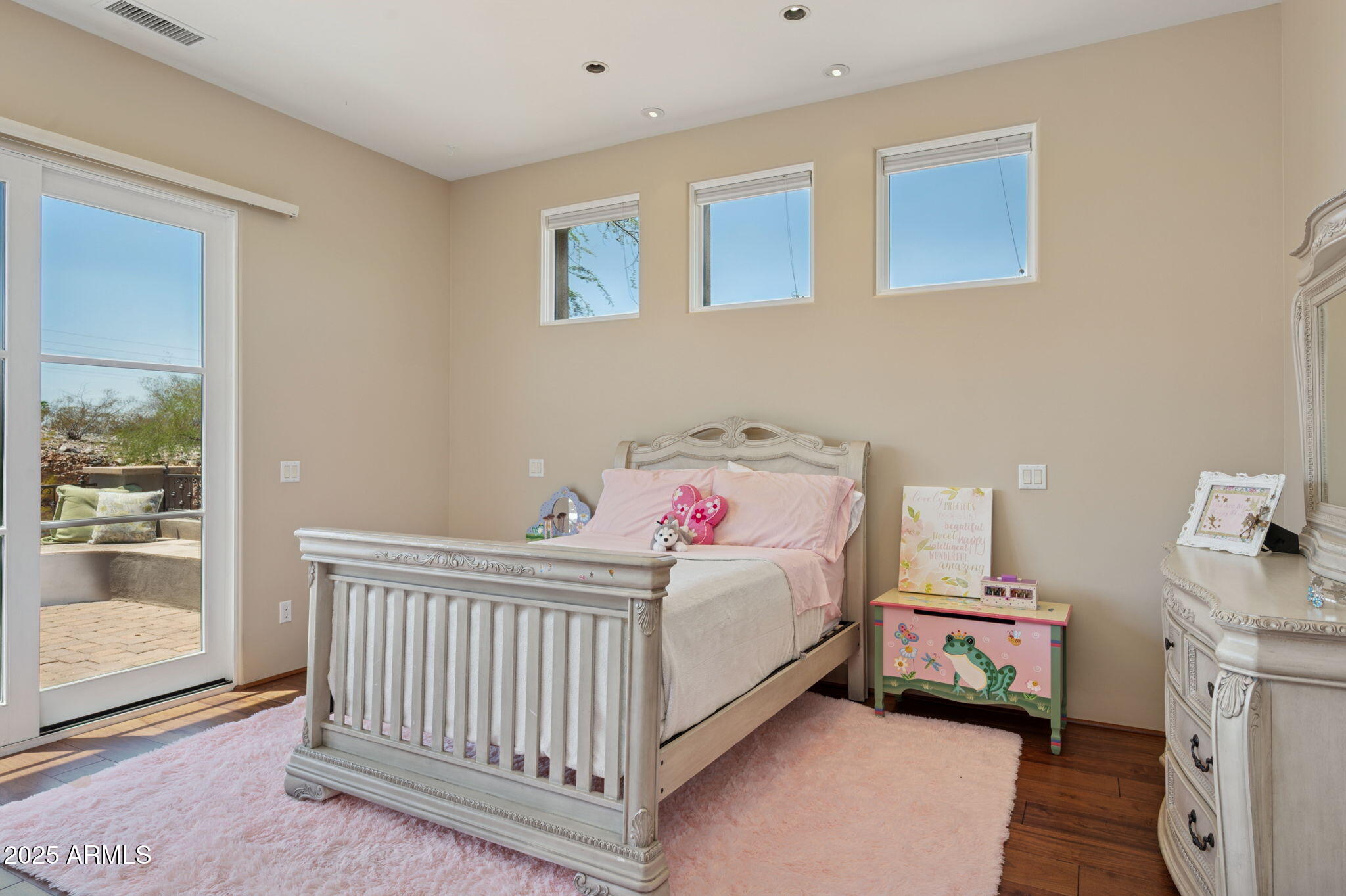 5738 N 32ND Place