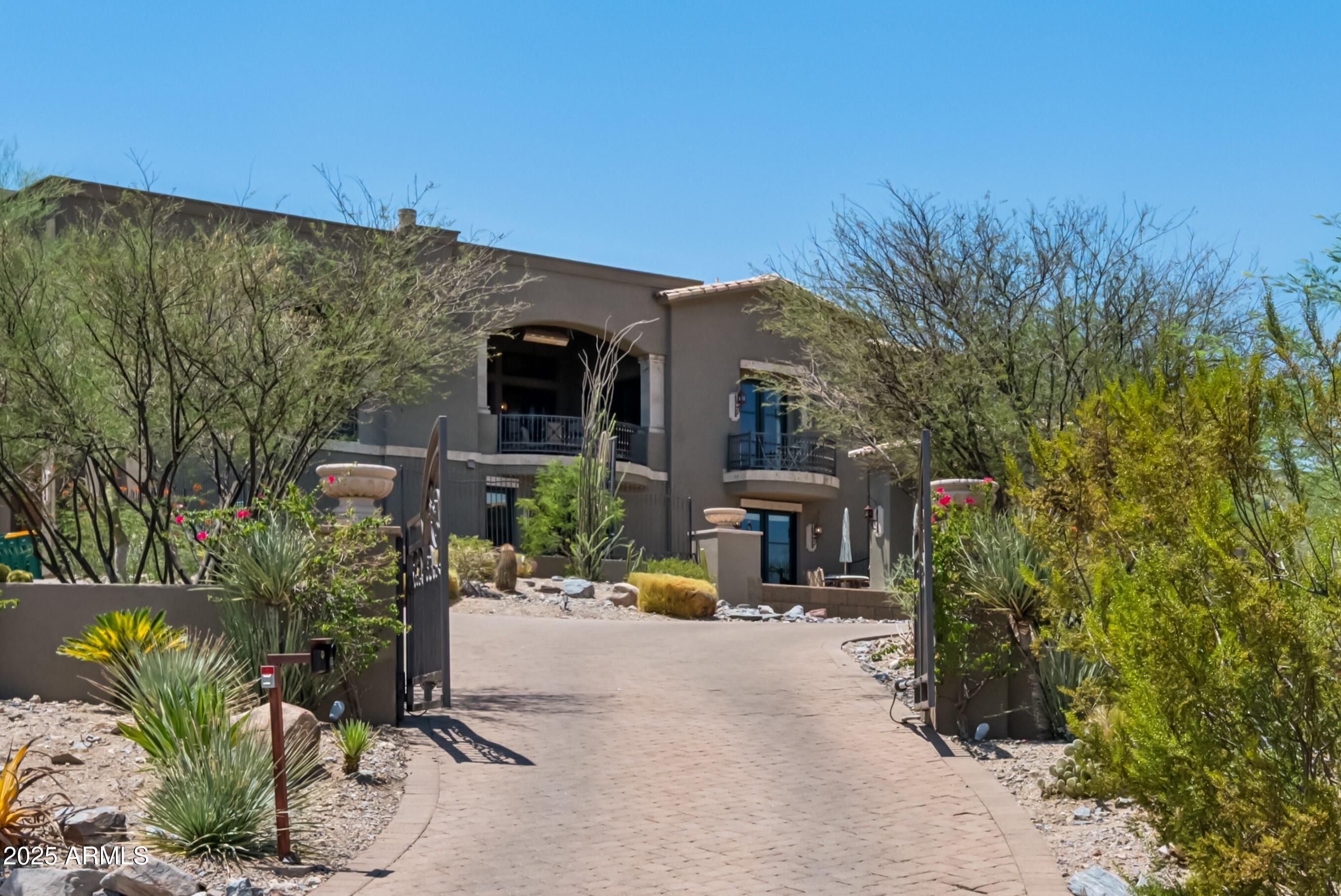 5738 N 32ND Place