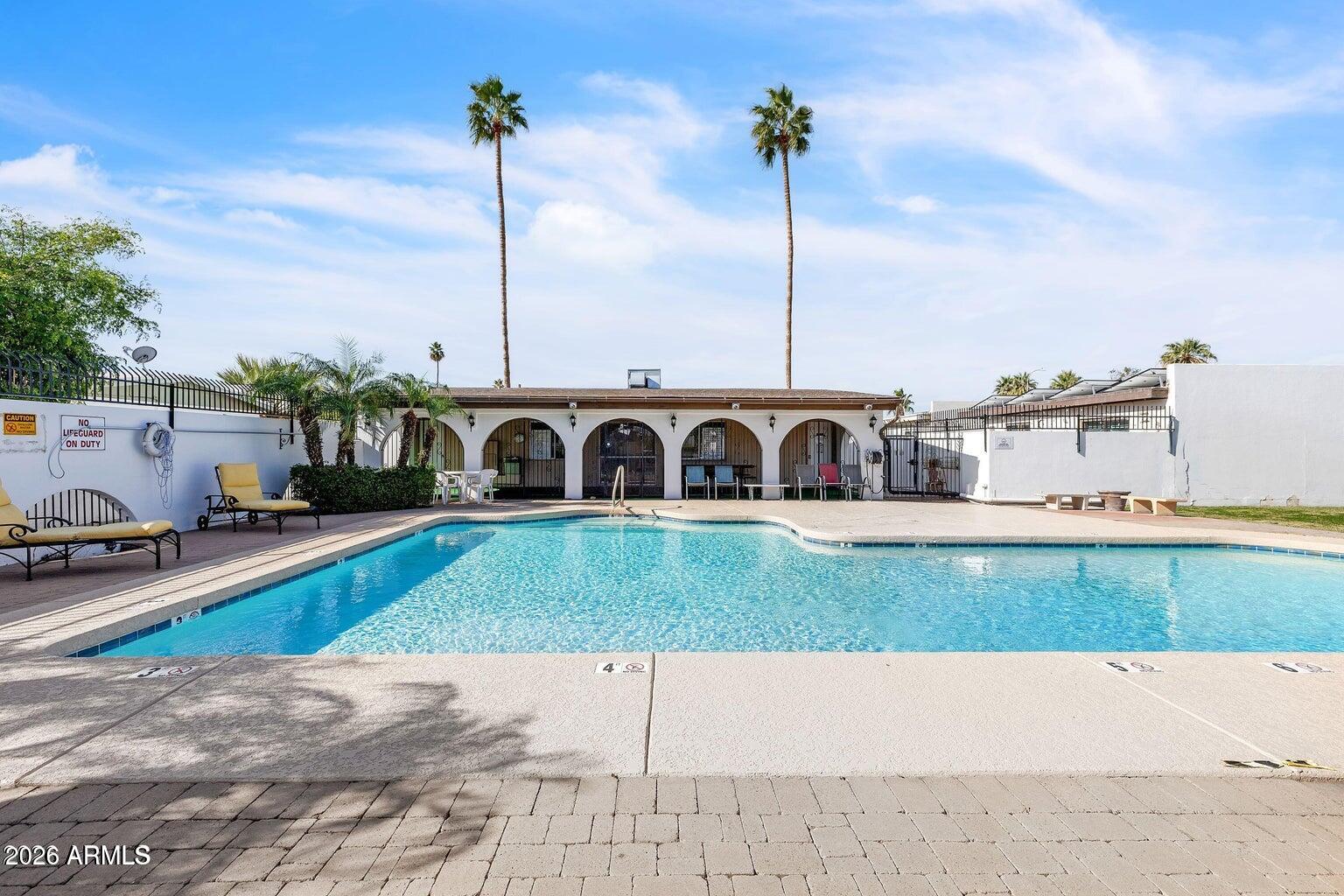 312 W LAGUNA Drive