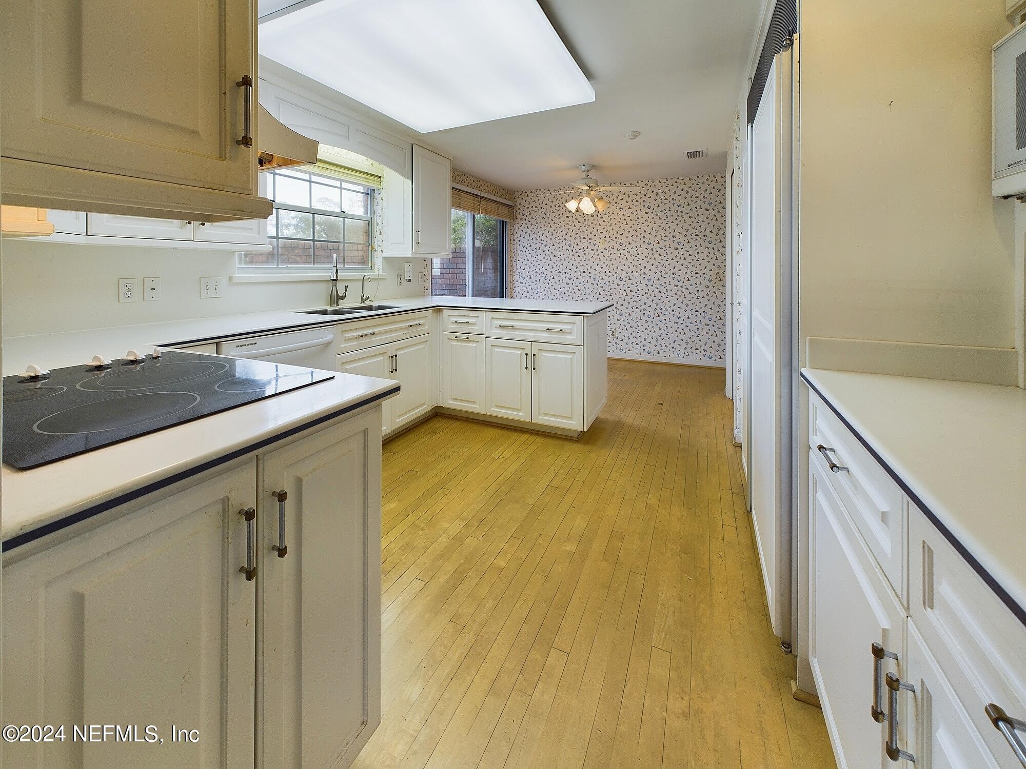 9252 SAN JOSE Boulevard, 4401