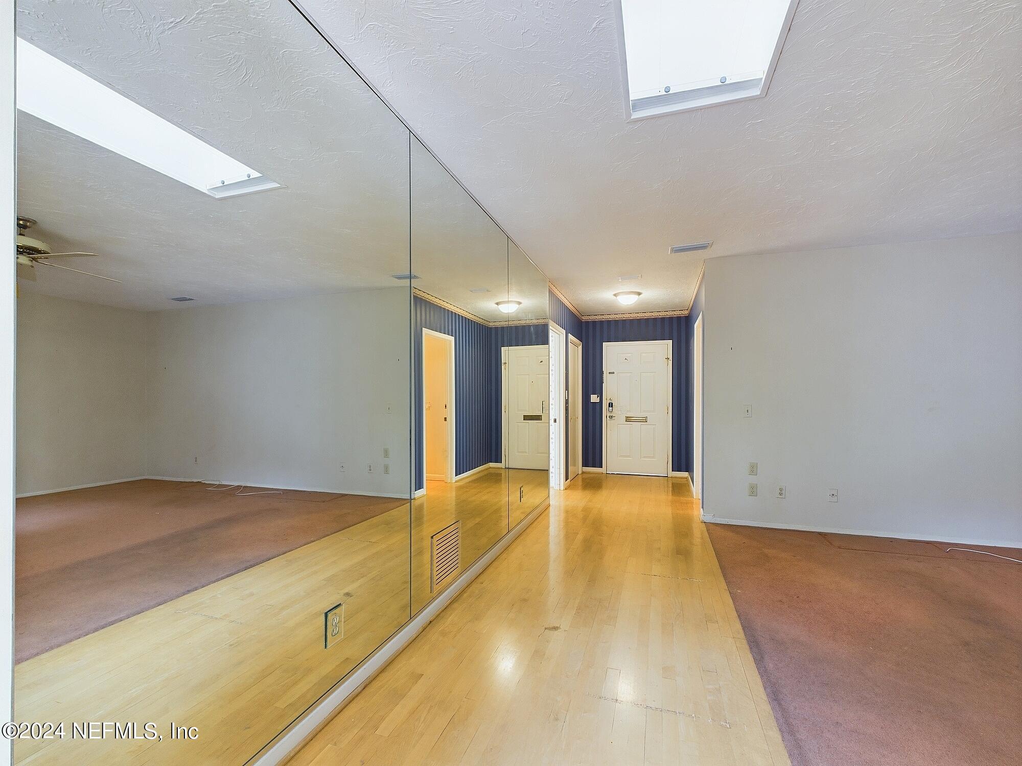 9252 SAN JOSE Boulevard, 4401