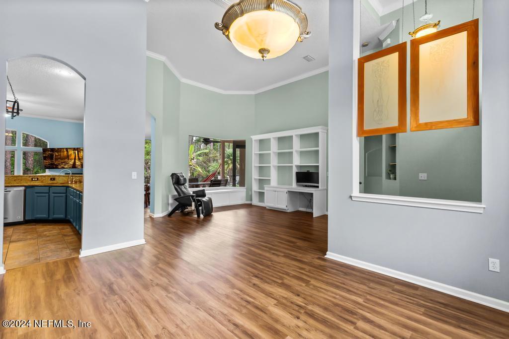 1740 HORIZON Court
