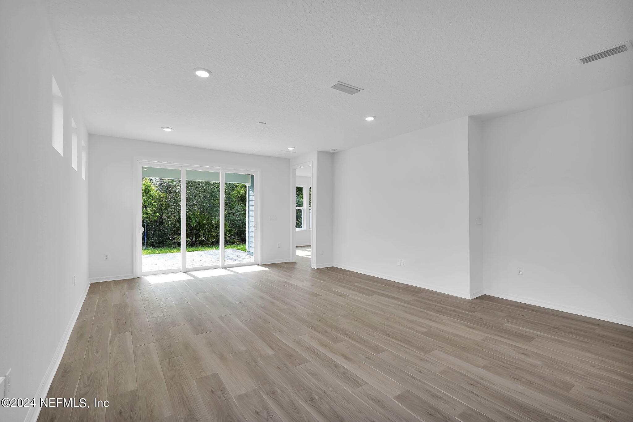 91 OYSTER SHELL Terrace