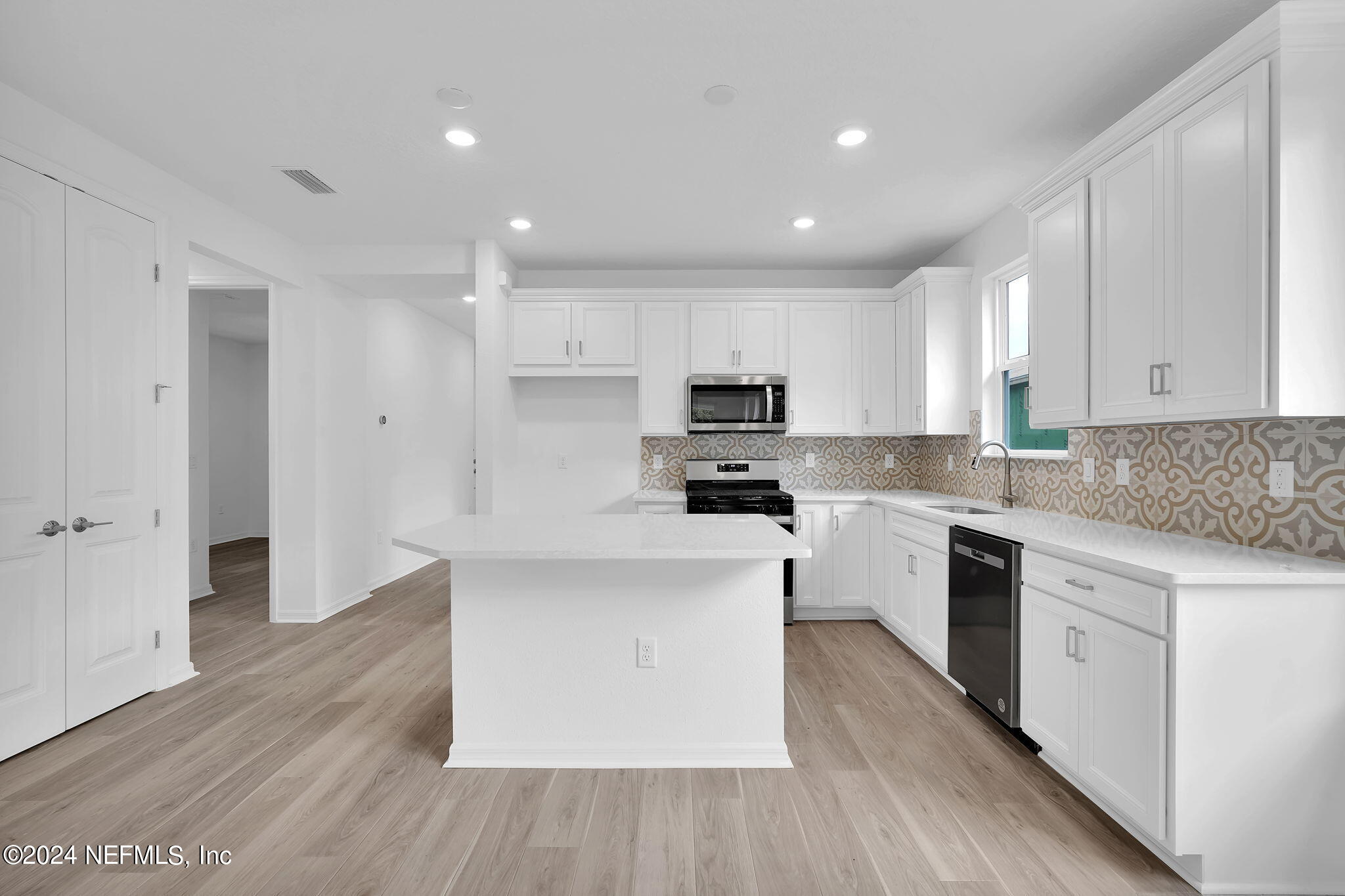 91 OYSTER SHELL Terrace