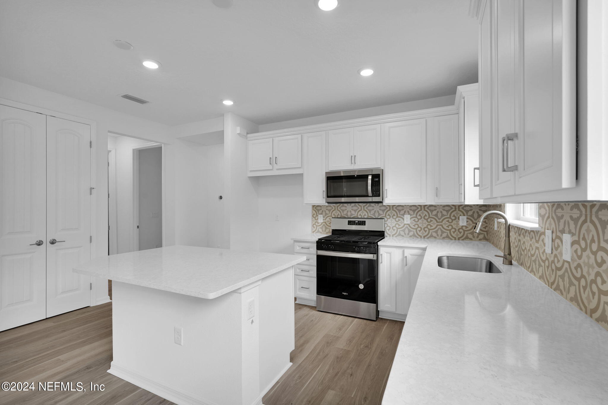 91 OYSTER SHELL Terrace