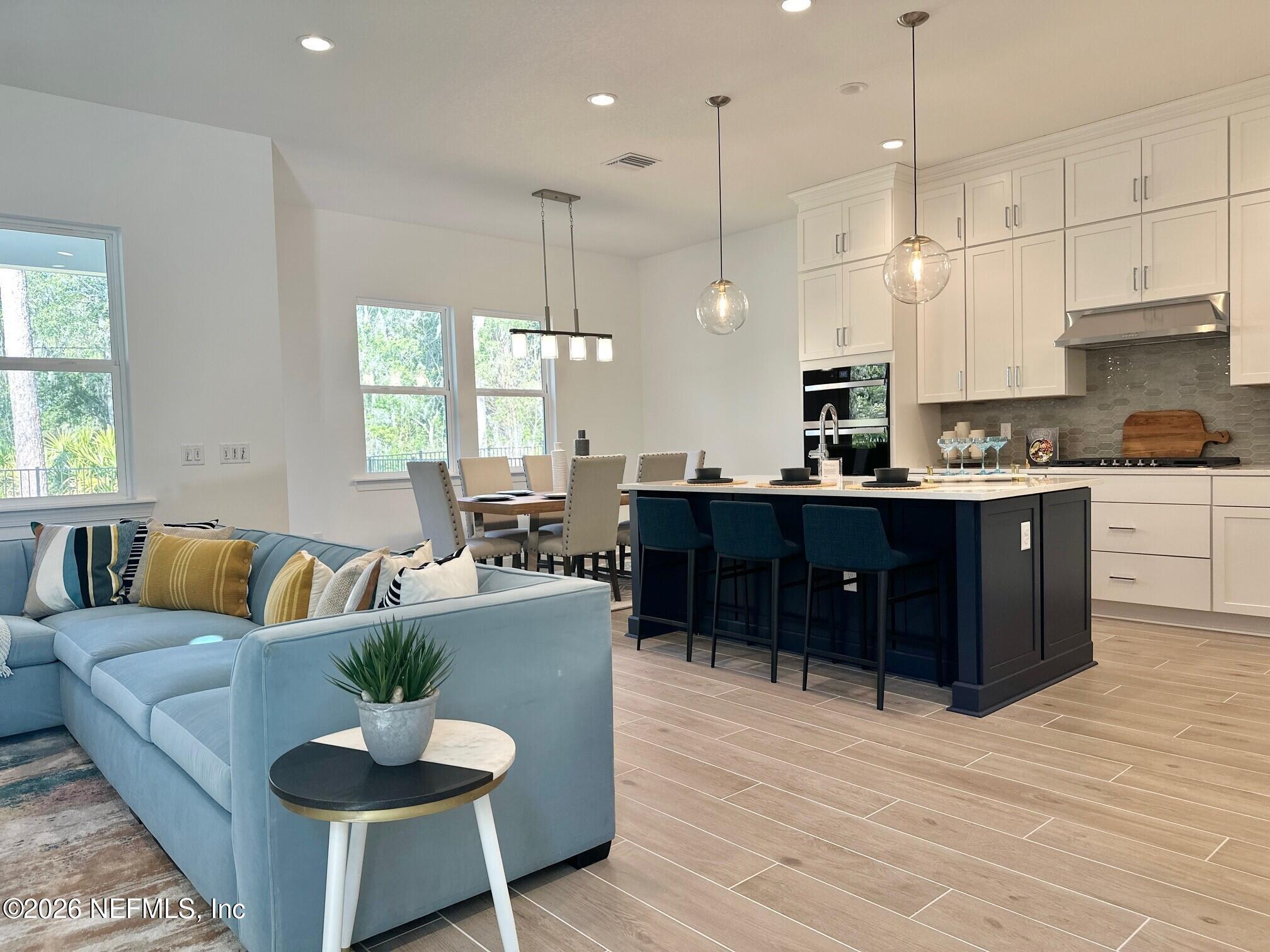 125 OAKMOSS Drive, St. Johns